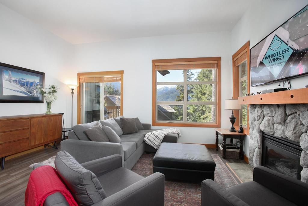 Mountain Star 16 - Ski In Ski Out, Private Hot Tub, Whistler