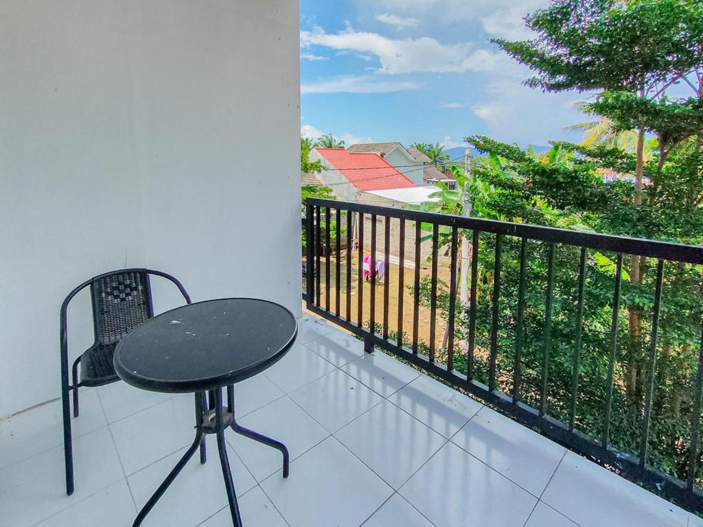 Balcony/terrace, Sans Borobudur Homestay Banyuwangi in Banyuwangi