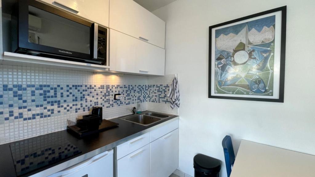 Ideal vacation apartment in Juan-les-Pins, with a pool and 5 minutes from the beach - 4