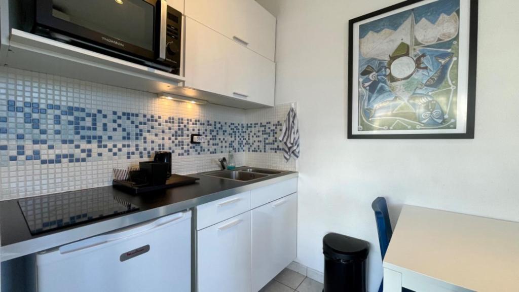 Ideal vacation apartment in Juan-les-Pins, with a pool and 5 minutes from the beach - 5