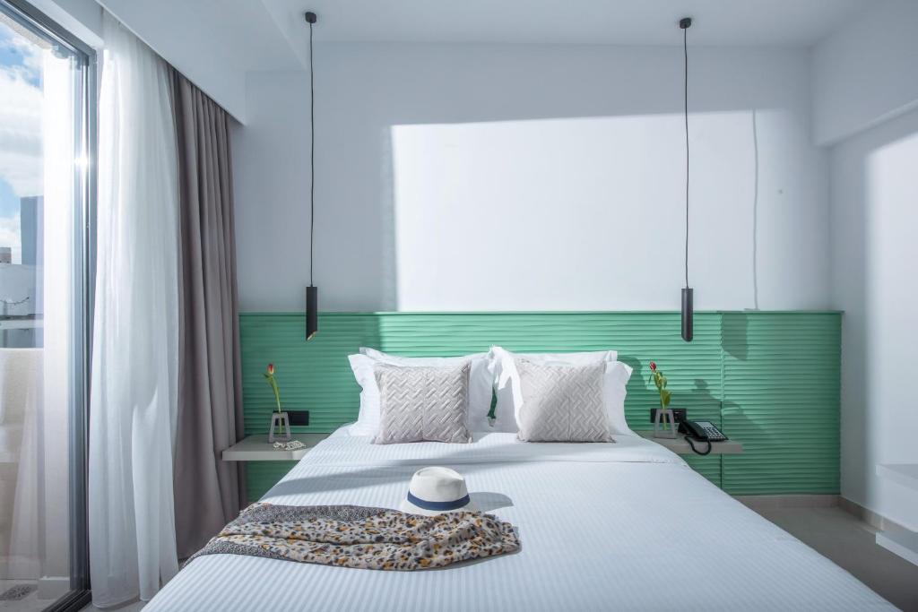 Meramaglia Hotel — Hotel rooms in Malia