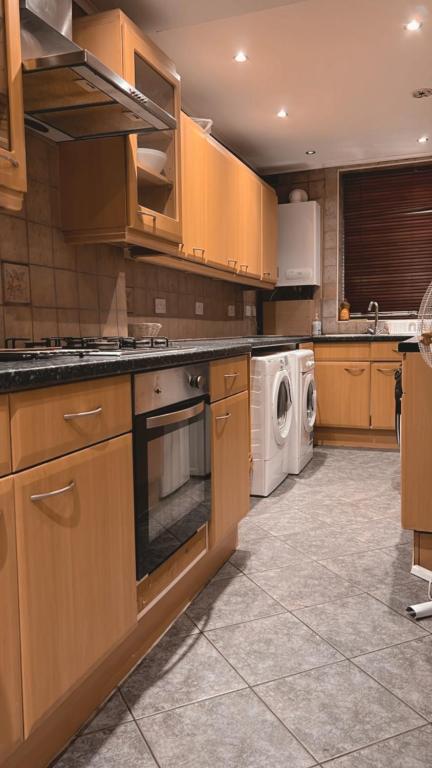 London Property Apartments for up to 6, next to Big Ben & London Eye photo