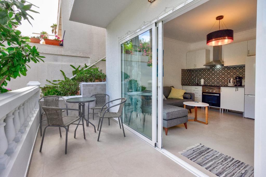 Two bedroom apartment near the ocean - 2