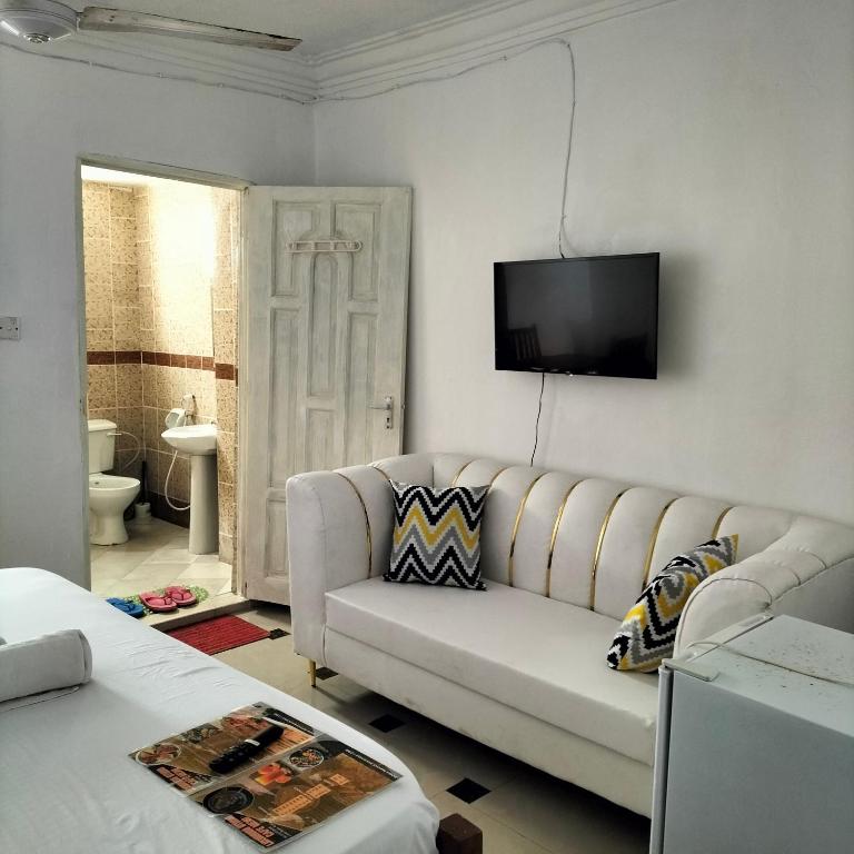 Luxurious Studio Apartments — Hotel in Mombasa