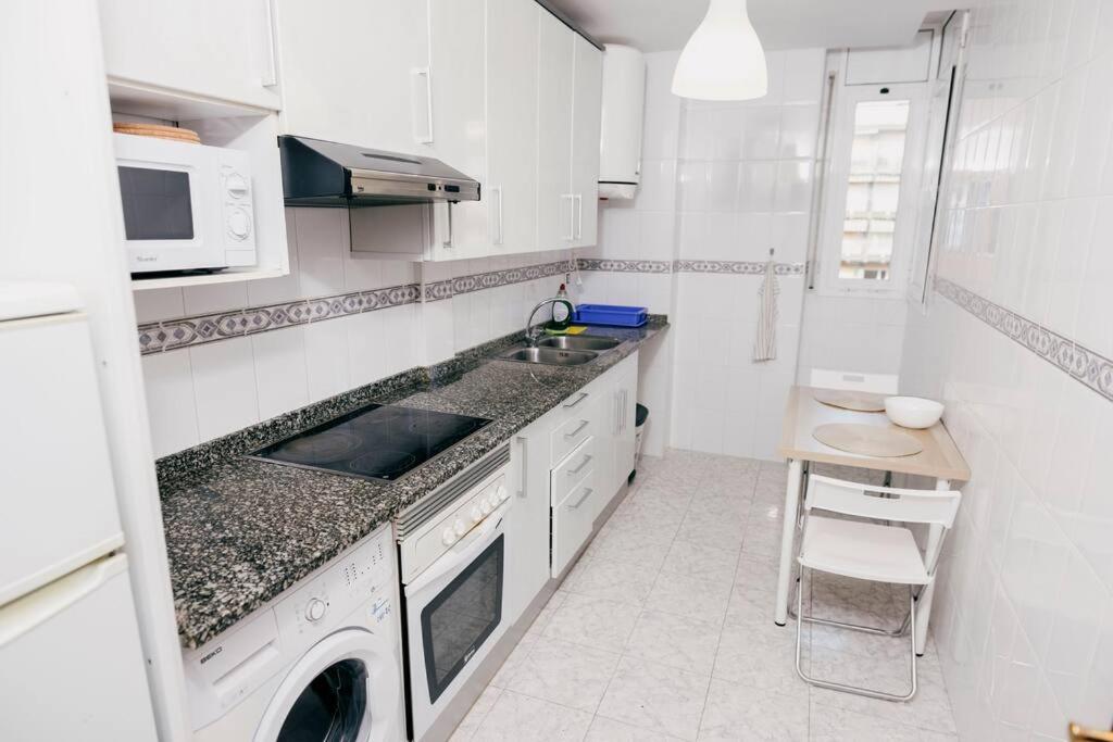 2 Bedroom Apartment Lloret de Mar Terrace & Pool - 4