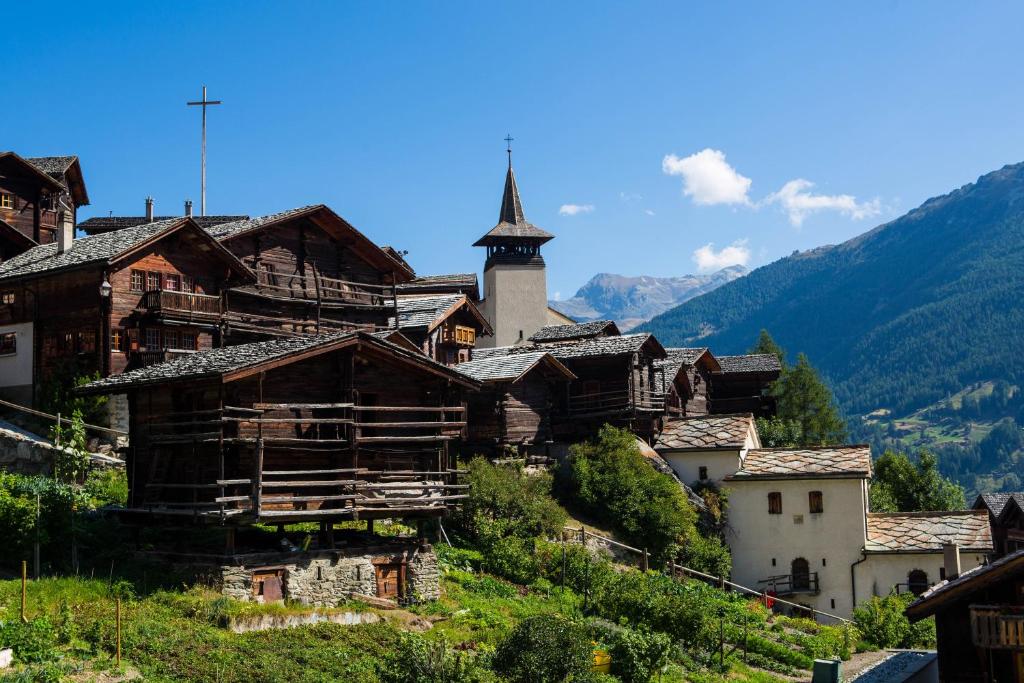 Hotel Cristal - Swiss Riders Lodge Grimentz photo