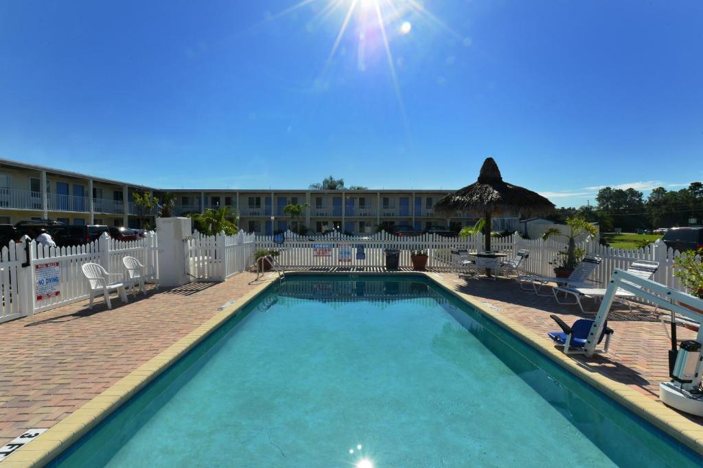 アメリカズ ベスト バリュー イン ブレイデントン サラソタ (Americas Best Value Inn Bradenton Sarasota)