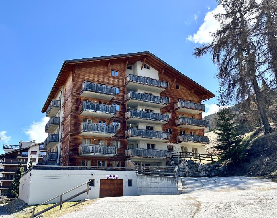 Le Rocher l Pied des pistes l By CosyHome - 1