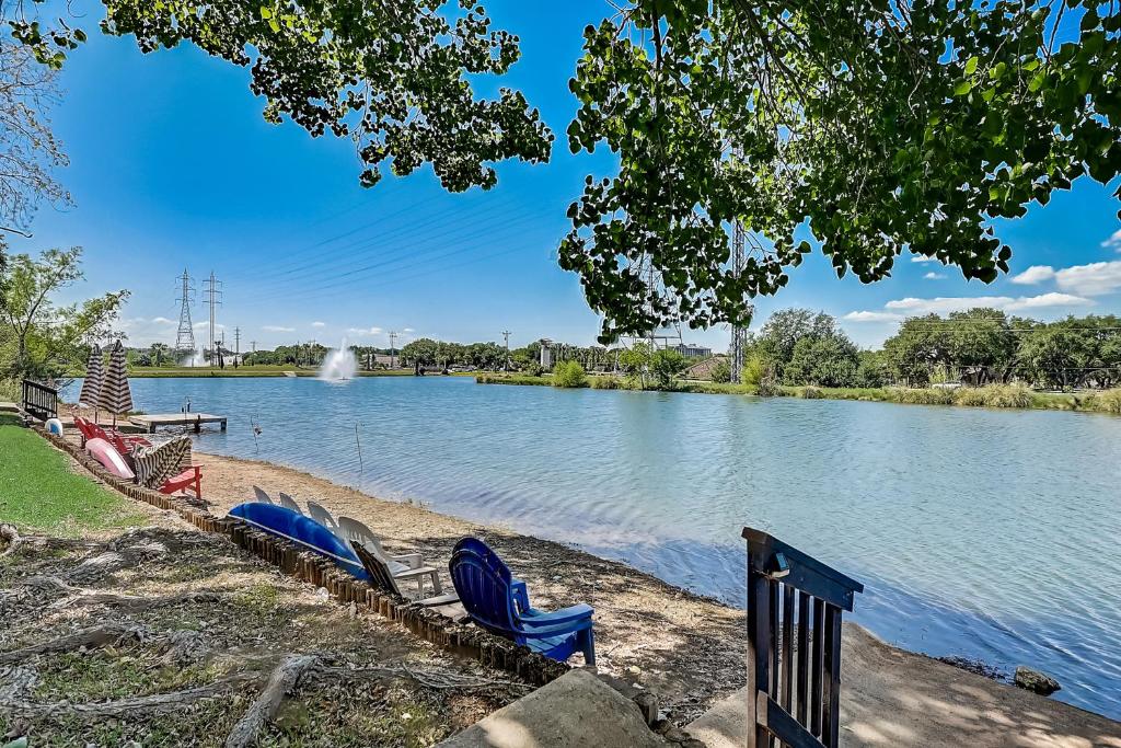 Full Moon Harbor, Horseshoe Bay