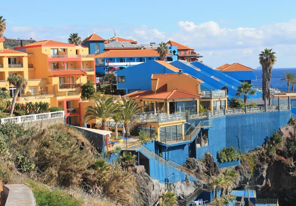 Hotel Cais da Oliveira — Hotel building in Caniço, Madeira