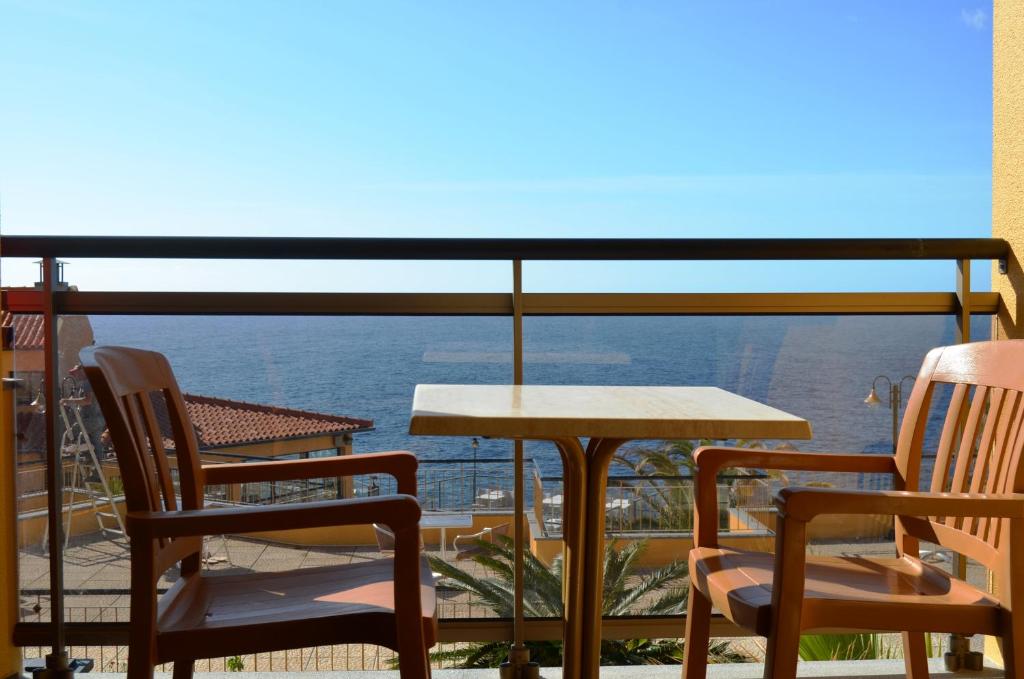 Hotel Cais da Oliveira — Hotel rooms in Caniço, Madeira
