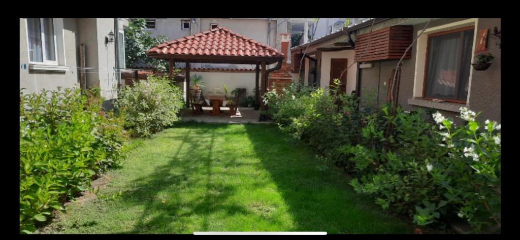 Guest House Ofilovi — Hotel in Nessebar