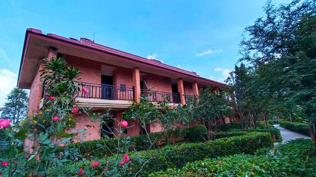 Hue Riverside Boutique Resort & Spa