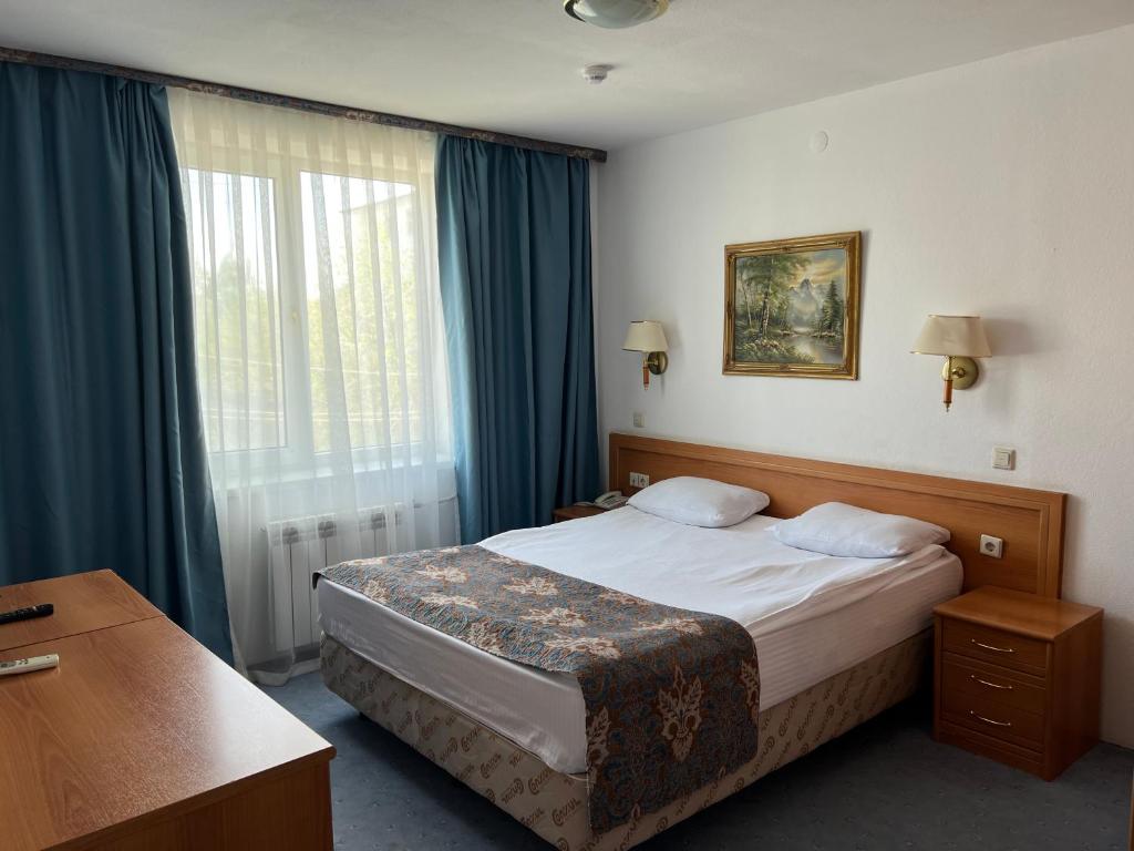 Green Hotel photo
