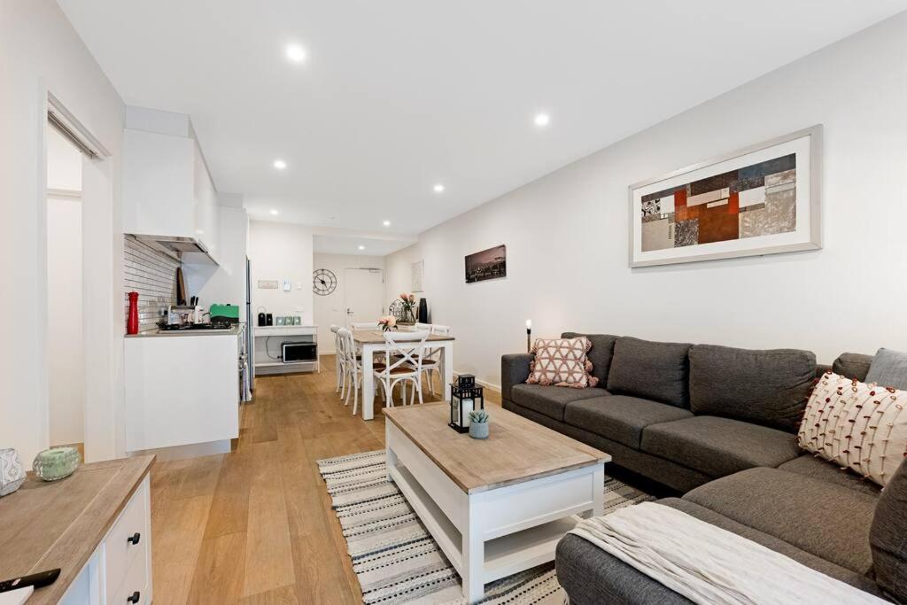 More Style than Garfield 00156, Melbourne