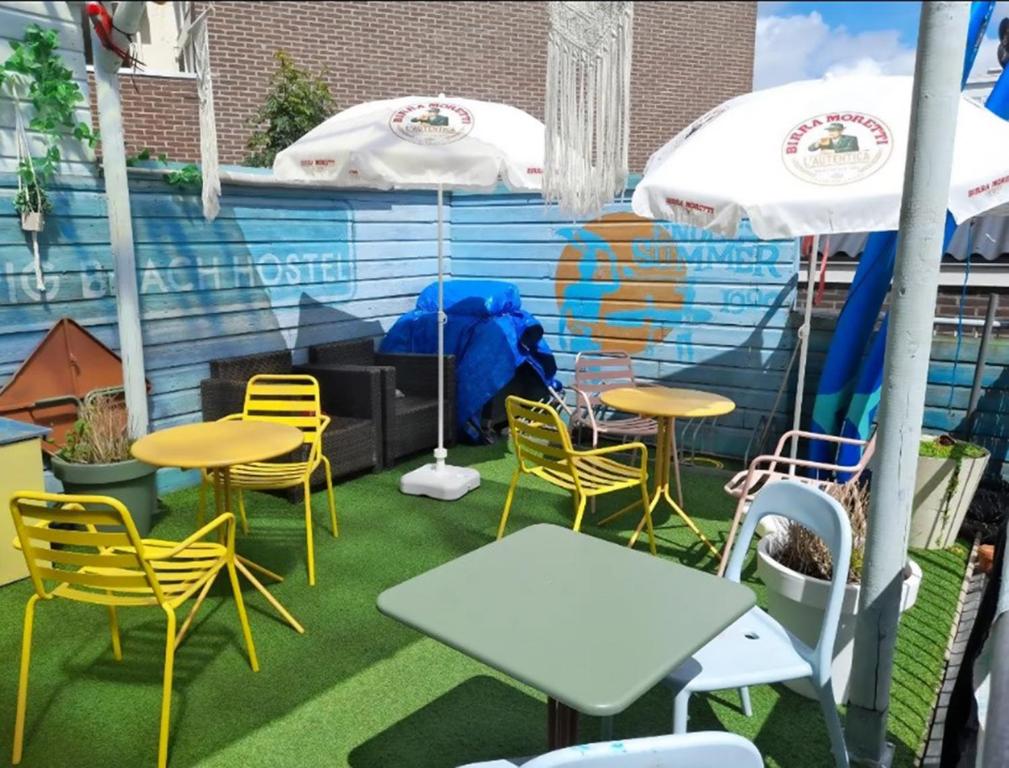 Balcony/terrace, The Flying Pig Beach Hostel in Noordwijk
