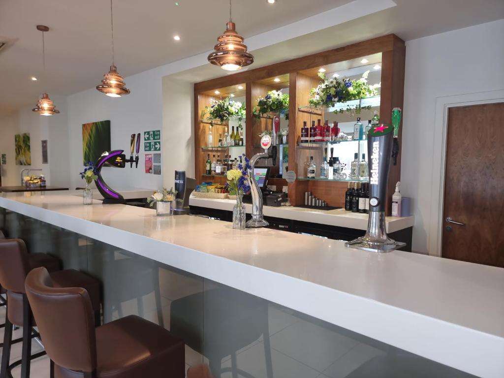 Holiday Inn Express Wakefield photo