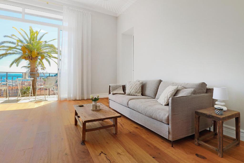 Bright Renovated and Spacious Apartment - 4
