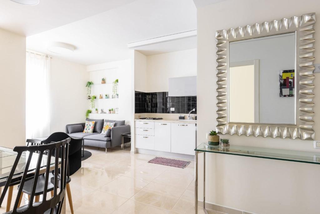 Cosy & Design 2BR near Shuk Hacarmel, Tel Aviv