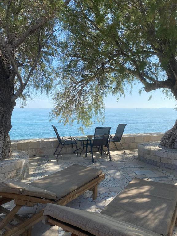 House On The Wave, Marathokampos