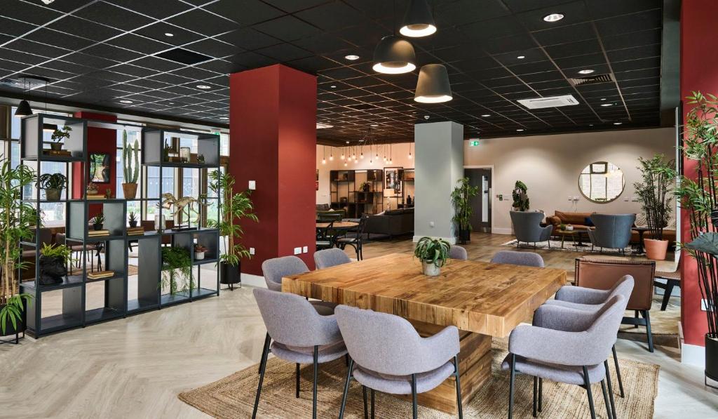 For Students Only The Oaks in Coventry, Coventry