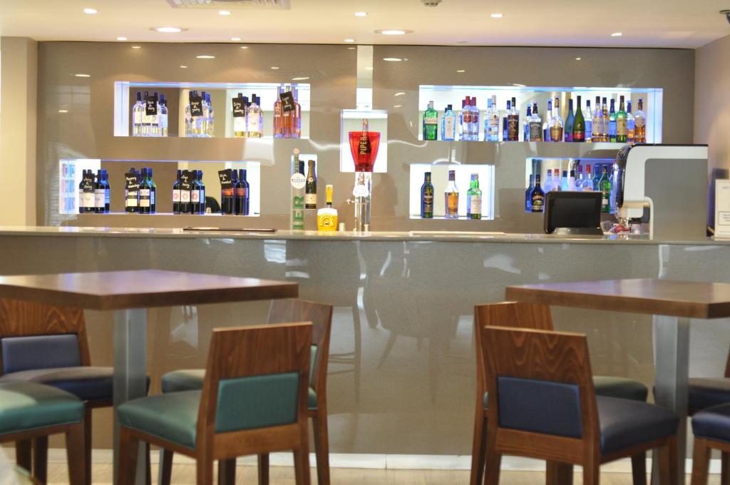 Holiday Inn Express Earls Court photo
