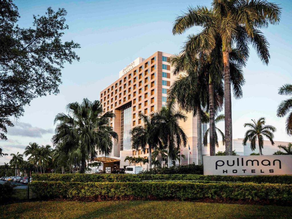 Miami Pullman Miami Airport exterior