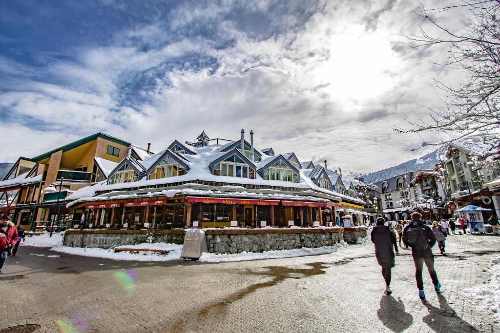 Fitzsimmons B - Private Sauna, Located in the Heart of Whistler Village, Whistler