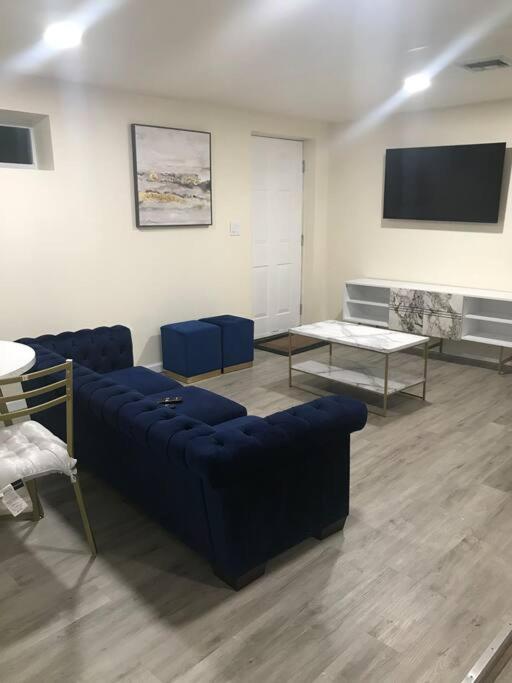 Quite and Spacious Apartment, Elizabeth