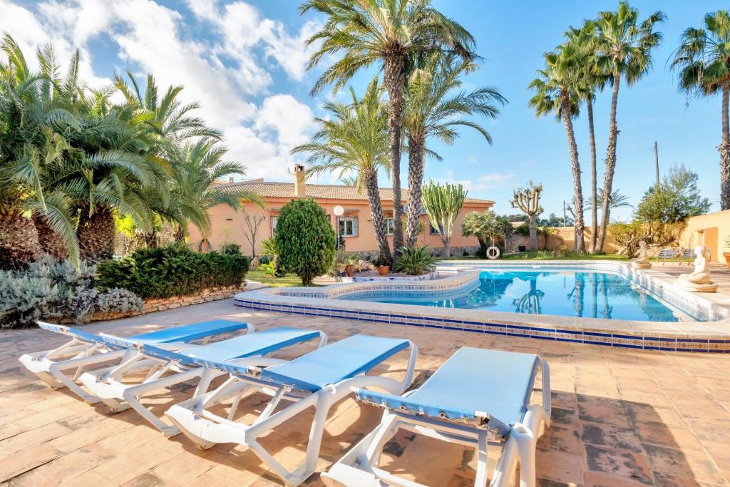 Maria I Apartment with private pool, Torrevieja