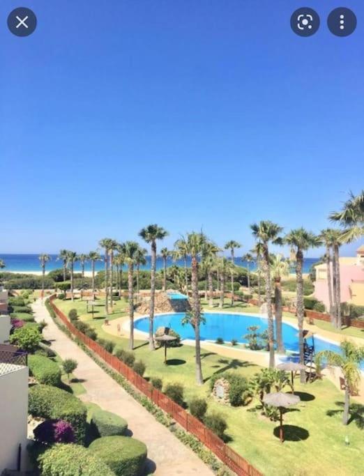 1ra línea playa Zahara Atlanterra piscina parking - 2