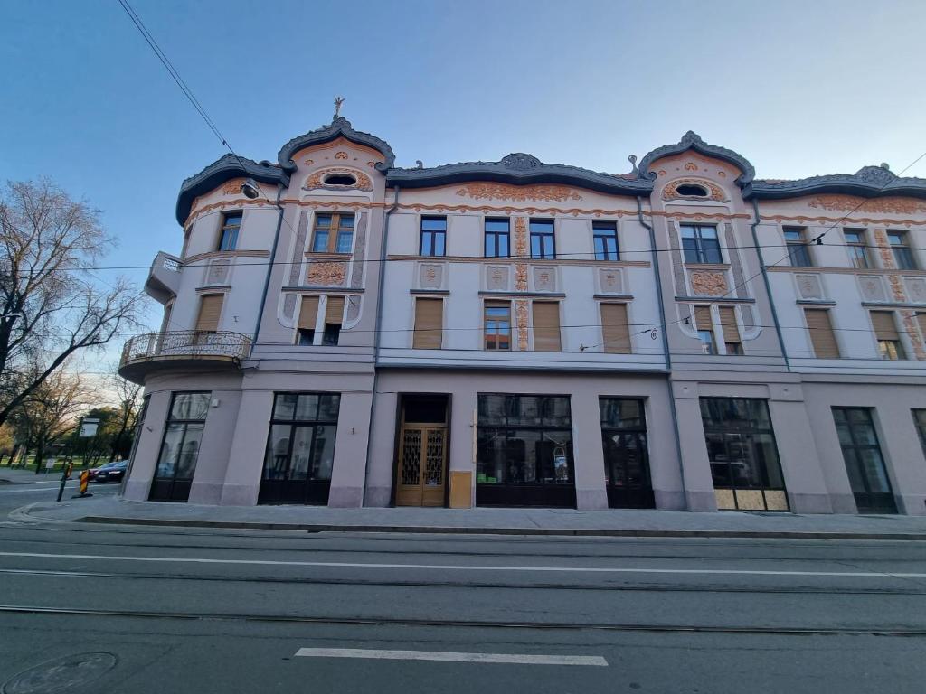 Downtown Fuchsl Palace photo