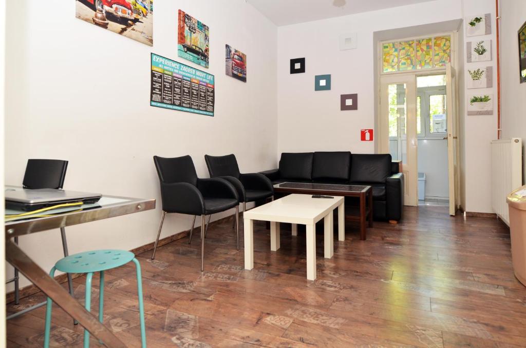 Shared lounge/TV area