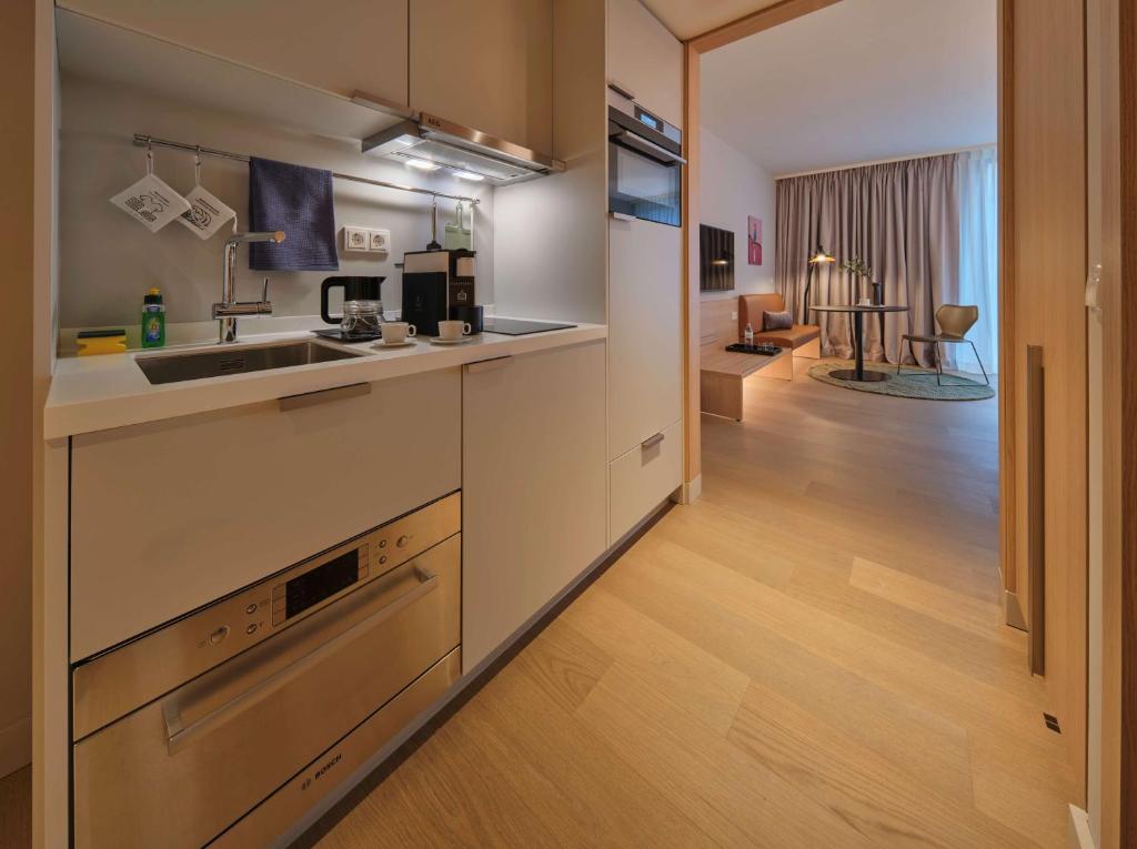 アディナ アパートメント ホテル ウィーン ベルヴェデーレ (Adina Apartment Hotel Vienna Belvedere) キッチン