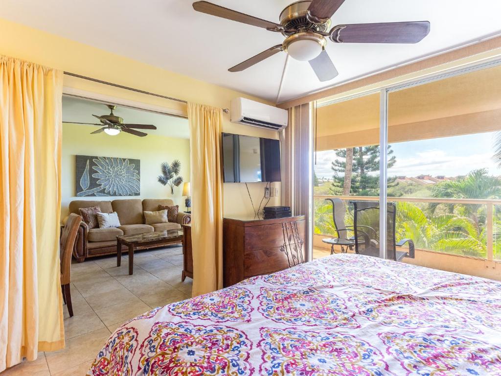 Maui Banyan T-305 - Ocean View Beach Condo for 10 photo