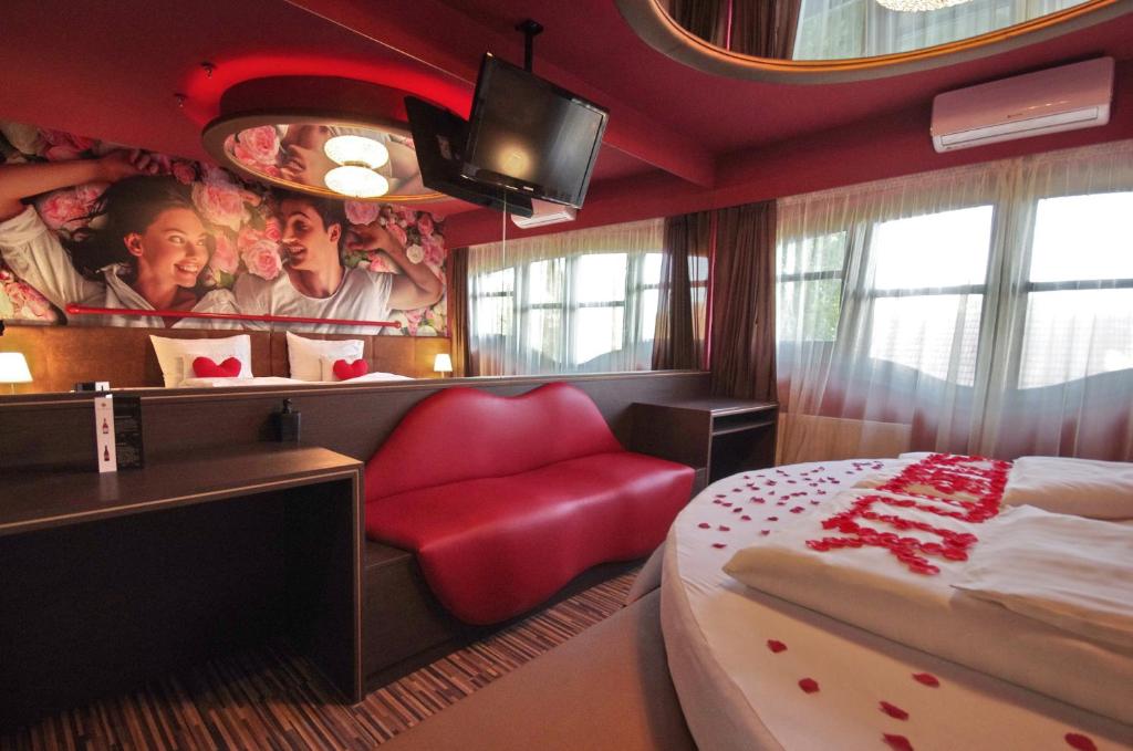 Corvin Hotel Apartments photo