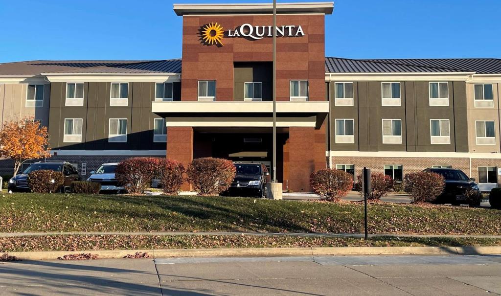 La Quinta Inn & Suites by Wyndham Ankeny IA / Des Moines IA photo