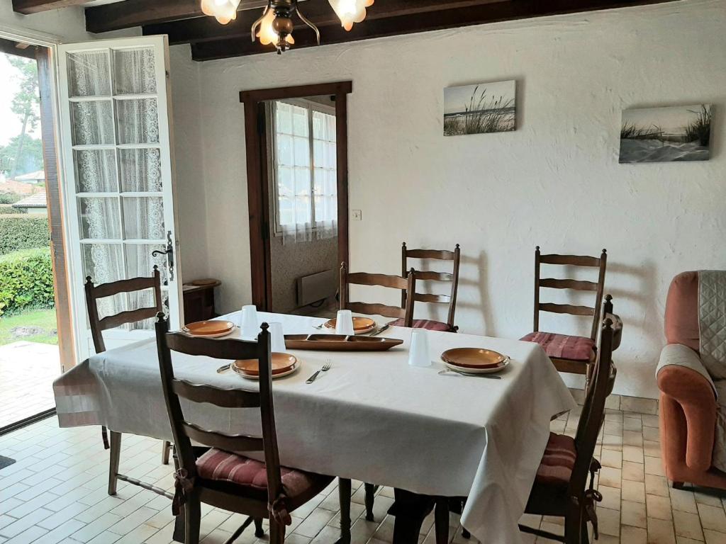 Maison spacieuse avec jardin, proche commerces et plage, 6 couchages, parking privatif - FR-1-239-902 - 3