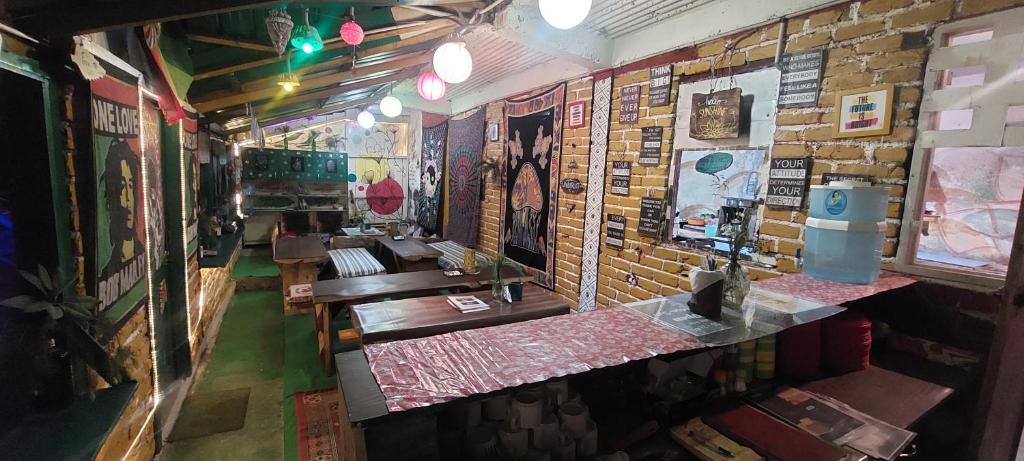 The Birds Hostel, Dalhousie photo