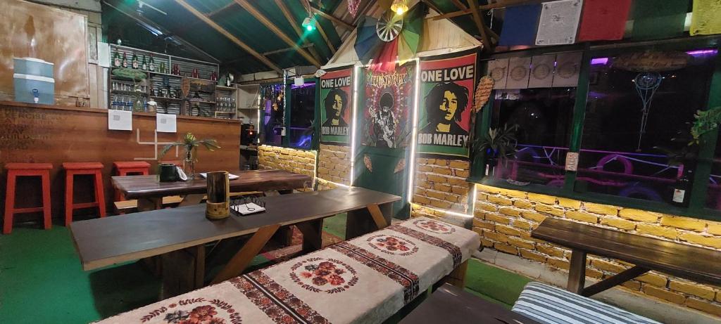 The Birds Hostel, Dalhousie photo