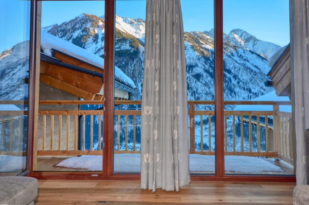 Ski-in Ski-out Chalet Maiskogel 13B - by Alpen Apartments - 4