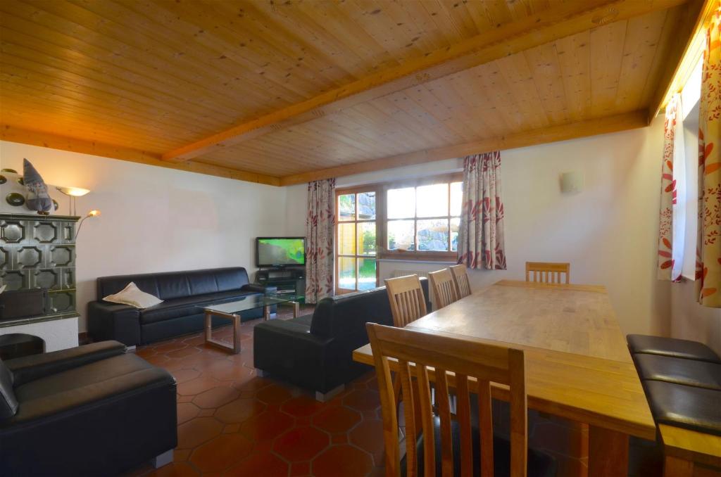 Ski-in Ski-out Chalet Kriekels - by Alpen Apartments - 2