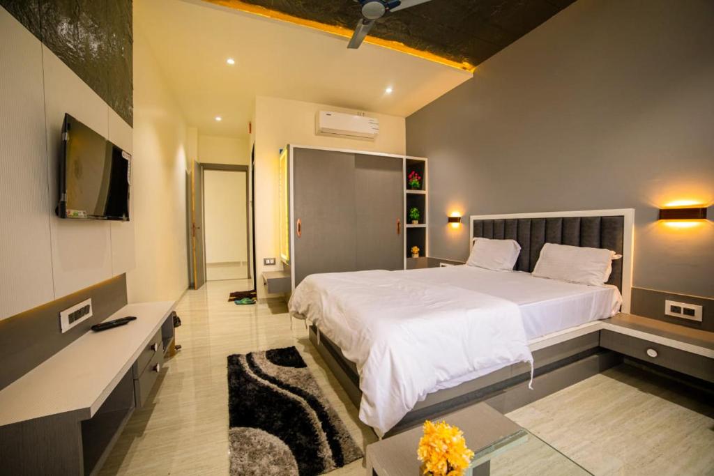Hotel KV Pride, Chikhli, Maharashtra photo