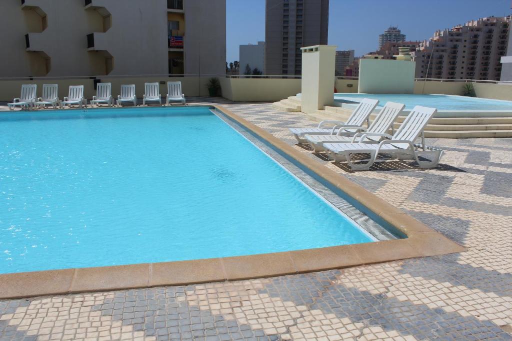 Swimming pool, Apartamentos Varandas da Rocha in Portimao