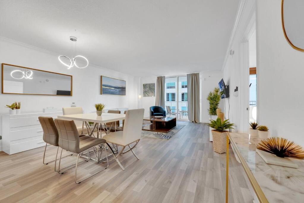 Impressive Unit in the heart of Brickell W Parking, Miami