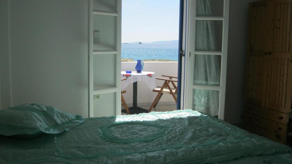 Aronis Plaka Naxos photo