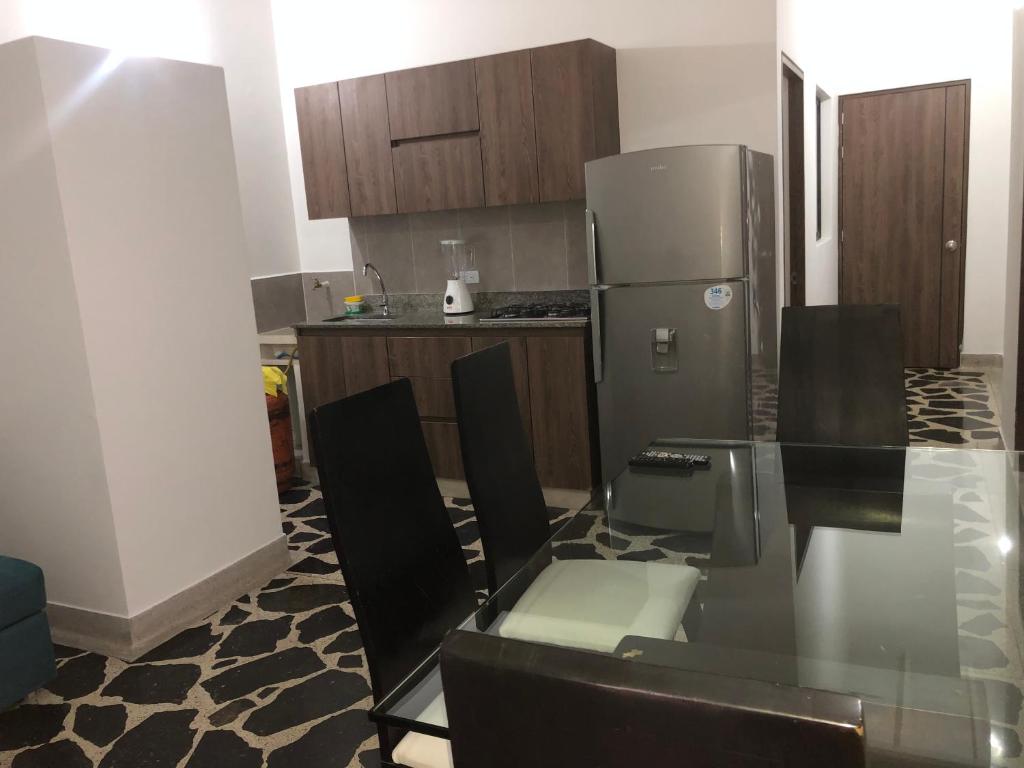 Apartamento amplio en laureles, excelente ubicación, 3 alcobas 403 - 1