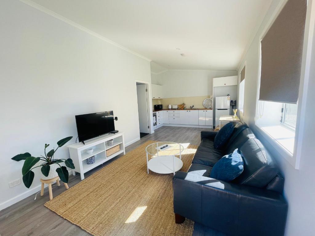 Self-Contained Unit - 1 Bedroom