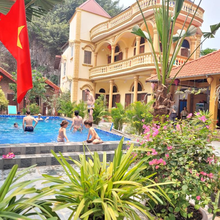 Tam Coc Mountain Lake Homestay photo
