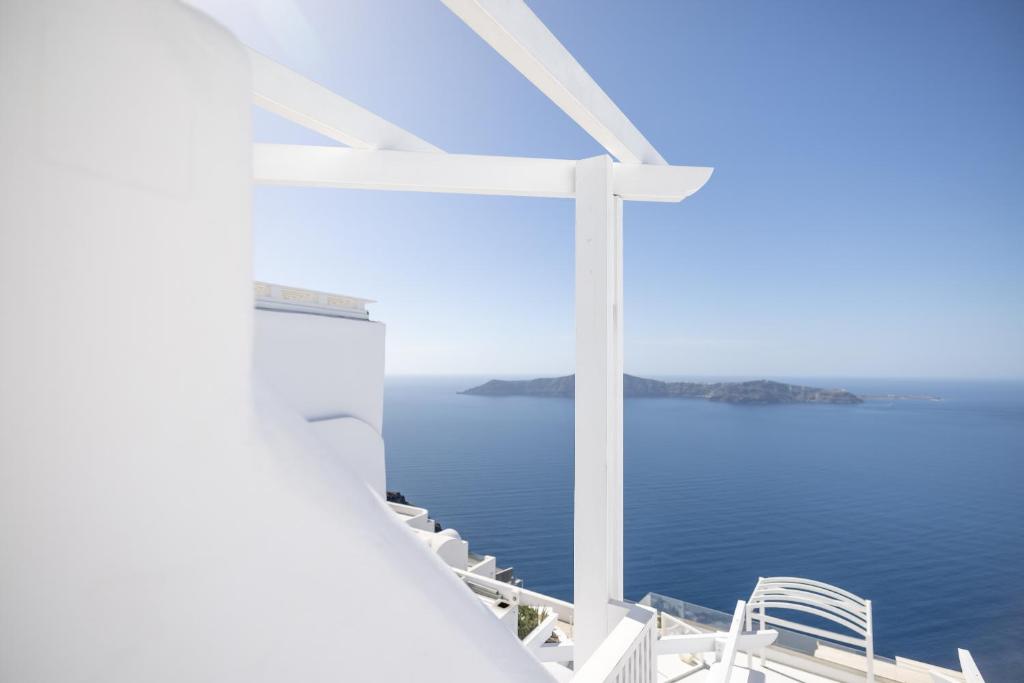 Above Blue Suites photo